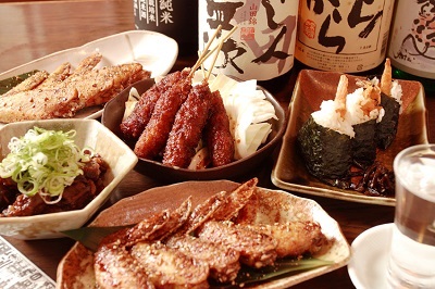 门儿清网：日本购物美食攻略。名古屋名物料理居酒屋-伍味酉 荣本店。名古屋必吃的各种名物料理。进公众号【门儿清东瀛控】获取更多信息，还有日本优惠打折券