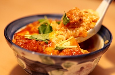 名古屋名物料理居酒屋-伍味酉 荣本店，中文菜单。（名物）名古屋土鸡亲子盖浇饭。进公众号【门儿清东瀛控】获取更多信息，还有日本优惠打折券